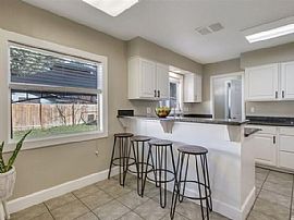 37110 5th Ave Sw, Federal Way, Wa 98023 : Joyful House in Federal Way, WA (Photo 3 of 8)