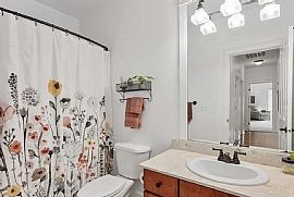 28106 224th Pl Se, Maple Valley, Wa 98038 : Comfortable House in Maple Valley, WA (Photo 7 of 8)