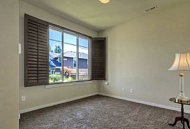 11503 Se 301st Ct, Auburn, Wa 98092 : Peaceful House  in Auburn, WA (Photo 4 of 7)