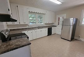 3563 Pelzer Ave, Montgomery, Al 36109 in Montgomery, AL (Photo 4 of 12)