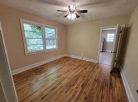 3563 Pelzer Ave, Montgomery, Al 36109 in Montgomery, AL (Photo 6 of 12)