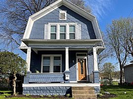 813 W 4th St, Williamstown, Wv 26187 . Lovely House in Williamstown, WV