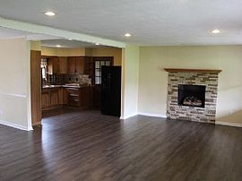 387 Circle Dr, Lewisburg, Wv 24901 . Stunning House For Rent in Lewisburg, WV (Photo 4 of 12)