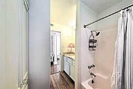 Beautiful 3 Bedroom 2 Bath Home For Rent in Galveston, TX (Photo 6 of 6)