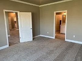 Beautiful 3 Bedroom 2 Bath Home For Rent  in Amarillo, TX (Photo 4 of 7)