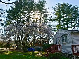 9 Belfort Ave, Warwick, Ri 02889 in Warwick, RI (Photo 3 of 12)