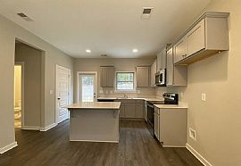 7935 Saint James Dr, Pinson, Al 35126 . Charming House in Pinson, AL (Photo 2 of 12)