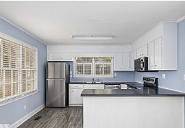 402 25th St E, Tuscaloosa, Al 35401 . Stunning House For Rent in Tuscaloosa, AL (Photo 5 of 12)