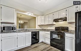 13 Janwall Ct, Annapolis, Md 21403 Beautiful Home in Annapolis, MD (Photo 3 of 11)