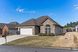 597 Waterford Ln, Calera, Al 35040 . Joyful Home in Calera, AL