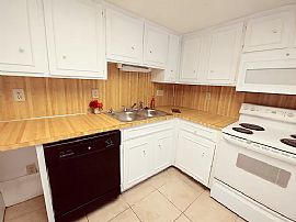 2134 Rexford Rd, Montgomery, Al 36116 in Montgomery, AL (Photo 3 of 11)