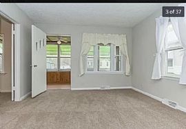 1003 N Morris Ave, Bloomington, Il 61701 Beautiful Home in Bloomington, IL (Photo 3 of 12)