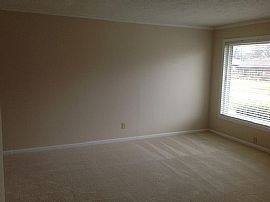 3305 Mcadams Ct For Rent! Call Or Text (989) 572-2152. 650/mo in Louisville, KY (Photo 4 of 10)