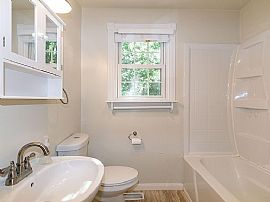 204 Avery St For Rent! Call Or Text (989) 572-2152. 900/mo in Garner, NC (Photo 3 of 7)