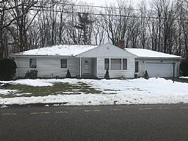 3bed 2.5bath House in Leominster, MA
