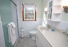 Awesome 4bed 2bath House  in East Longmeadow, MA (Photo 6 of 7)