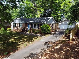 3bed 2bath  in Charlotte, NC (Photo 2 of 8)