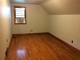 5bed 2bath  in Athens, OH (Photo 3 of 7)