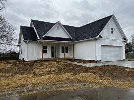 402 Foxridge Ct Shelbyville, in 46176  in Shelbyville, IN