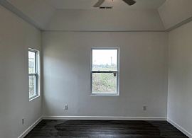 402 Foxridge Ct Shelbyville, in 46176  in Shelbyville, IN (Photo 6 of 8)