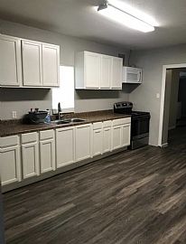 Newly Rehabbed 4 Bedroom in Hondo, TX (Photo 2 of 12)