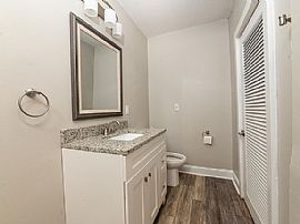 812 Cherry St Nw, Huntsville, Al 35816 in Huntsville, AL (Photo 5 of 11)