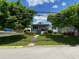 9 Cleveland Ave, Westover, Wv 26501 in Westover, WV