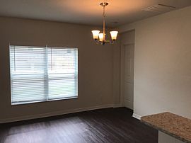 Beautiful and Spacious House- Move-Ready in Clermont, Fl 34711  in Clermont, FL (Photo 4 of 12)