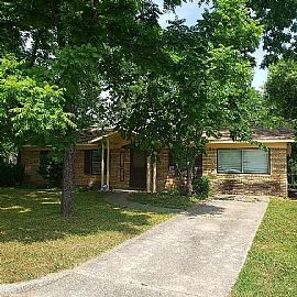 4326 Baywood Dr Sw, Huntsville, Al 35805 in Huntsville, AL