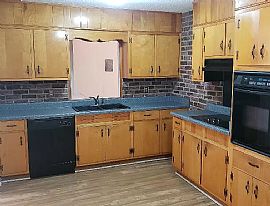 4326 Baywood Dr Sw, Huntsville, Al 35805 in Huntsville, AL (Photo 10 of 12)