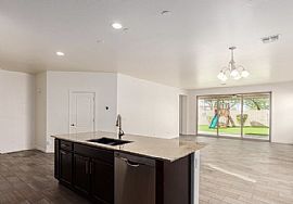 4048 S Mcminn Dr, Gilbert, Az 85297 in Gilbert, AZ (Photo 2 of 11)