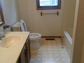 30 Orchard Hill Rd, Branford, Ct 06405 in Branford, CT (Photo 5 of 8)