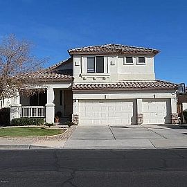 1087 S Portland Ave, Gilbert, Az 85296 in Gilbert, AZ