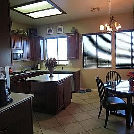 1087 S Portland Ave, Gilbert, Az 85296 in Gilbert, AZ (Photo 2 of 10)