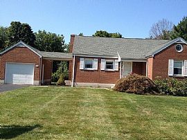 45 Bielefield Rd, Middletown, Ct 06457 in Middletown, CT