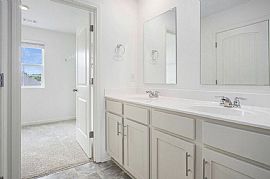 301 Chelsea Park Dr, Chelsea, Al 35043 in Chelsea, AL (Photo 5 of 11)