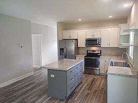 906 Peaks St, Bedford, Va 24523 (570) 838-5165 in Bedford, VA (Photo 8 of 10)