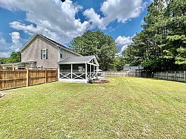 Charming 3 Bedroom  in Raleigh, NC (Photo 3 of 8)