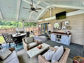 Charming 3 Bedroom  in Raleigh, NC (Photo 4 of 8)