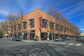 Belmont Dairy Apartments and Lofts, # 1390, 3340 Se Morrison St in Portland, OR