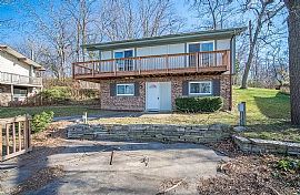 466 Park Ave, Pewaukee, Wi 53072 in Pewaukee, WI