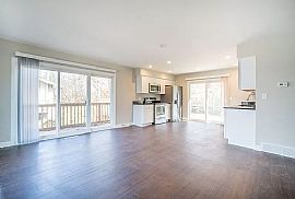 466 Park Ave, Pewaukee, Wi 53072 in Pewaukee, WI (Photo 7 of 12)