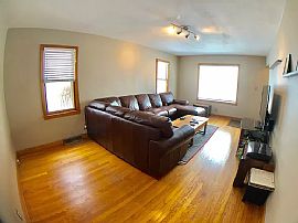 9240 W Metcalf Pl, Milwaukee, Wi 53222 in Milwaukee, WI (Photo 5 of 11)