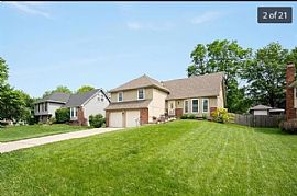 1928 E Stratford Rd, Olathe, Ks 66062 Beautiful Home in Olathe, KS (Photo 2 of 12)