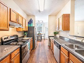 Farmington Village, # 5507, 2100 Farm Springs Rd, Summerville,  in Summerville, SC (Photo 5 of 12)