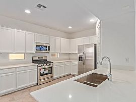 16394 W Saguaro Park Ln, Surprise, Az 85387 in Surprise, AZ (Photo 2 of 12)