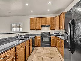 902 E Madeline Dr, Chandler, Az 85225 in Chandler, AZ (Photo 2 of 12)