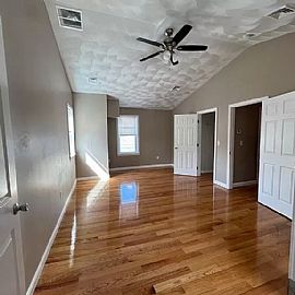 47 Nolan St Floor 2, Providence, Ri 02908 in Providence, RI (Photo 5 of 11)