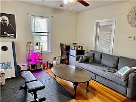 13 Old Fort Rd #1, Newport, Ri 02840 in Newport, RI (Photo 3 of 11)