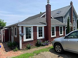 100 King Philip Ave, Bristol, Ri 02809 in Bristol, RI